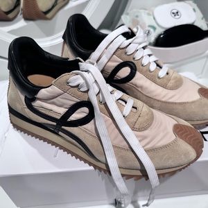 Loewe flow runner sneakers size 40EU